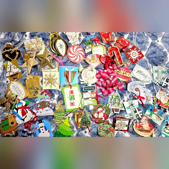 NWOT LOT OF 85 FUN XMAS TAGS - Picture 7 of 13